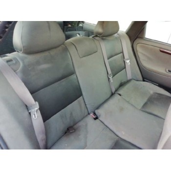 volvo v40 familiar del año 2001