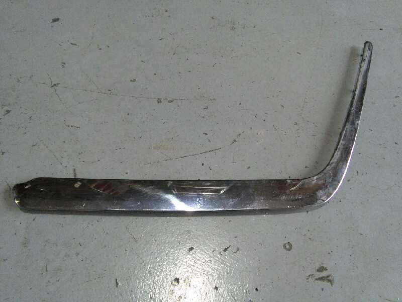 Recambio de molduras delanteras para mercedes-benz clase e (w124) berlina 2.0 diesel referencia OEM IAM  PARAGOLPES IZQUIERDA CR