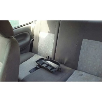 ford fiesta berlina del año 1999