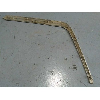 Recambio de molduras delanteras para mercedes-benz clase e (w124) berlina 2.0 diesel referencia OEM IAM  PARAGOLPES IZQUIERDA CR