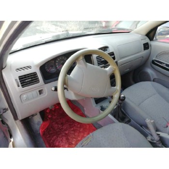 kia rio del año 2000