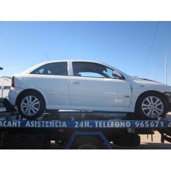 opel astra g berlina del año 2000