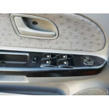 kia rio del año 2000