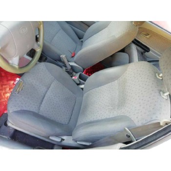 kia rio del año 2000