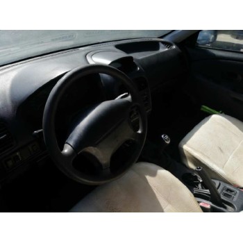 mitsubishi carisma berlina 5 (da0) del año 2000