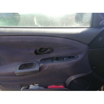 mitsubishi carisma berlina 5 (da0) del año 2000