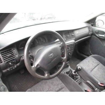 opel vectra b berlina del año 1999