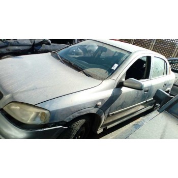 opel astra g berlina del año 2000