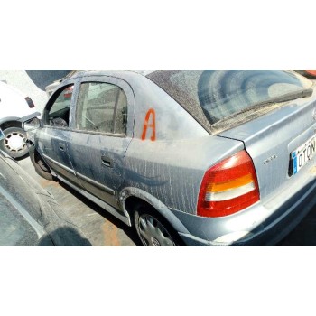opel astra g berlina del año 2000