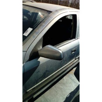 opel astra g berlina del año 2000