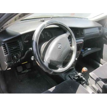 opel vectra b berlina del año 2001