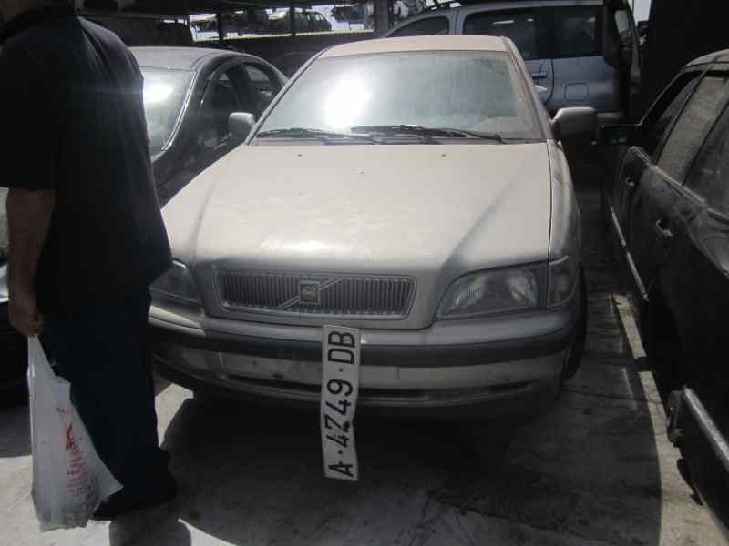 volvo s40 berlina del año 1996