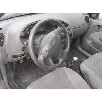 ford fiesta berlina del año 1999