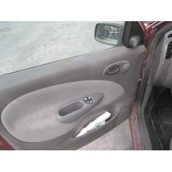 ford fiesta berlina del año 1999