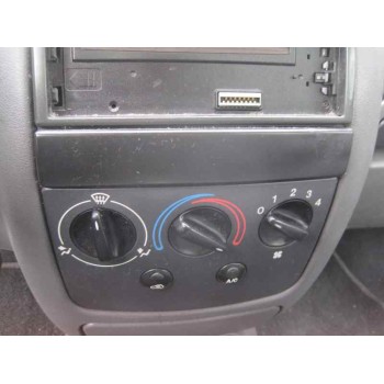 ford fiesta berlina del año 1999