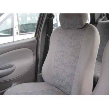 ford fiesta berlina del año 1999