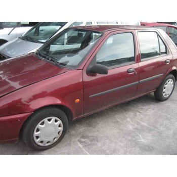 ford fiesta berlina del año 1999
