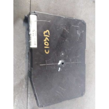 Recambio de caja reles / fusibles para renault scenic ii expression referencia OEM IAM 8200606826  
