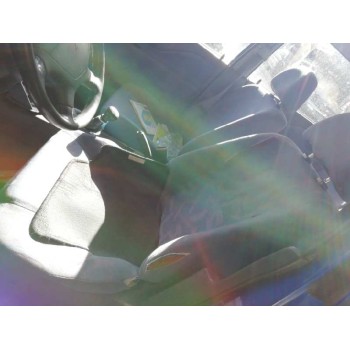 mitsubishi space star (dg0) del año 2001