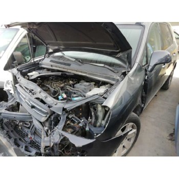 kia carens (un) del año 2010