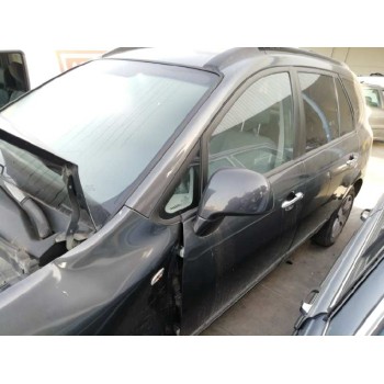 kia carens (un) del año 2010