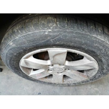 kia carens (un) del año 2010