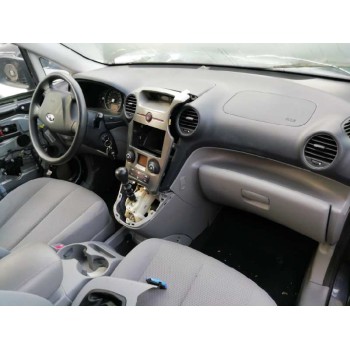 kia carens (un) del año 2010