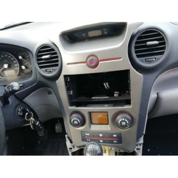 kia carens (un) del año 2010