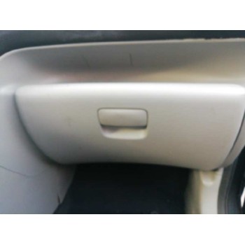 kia carens (un) del año 2010