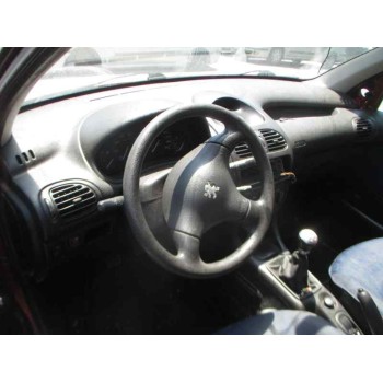 peugeot 206 berlina del año 2001