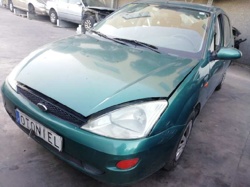 ford focus berlina (cak) del año 2001