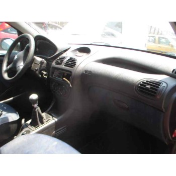 peugeot 206 berlina del año 2001