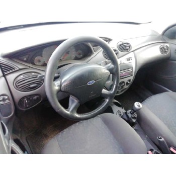ford focus berlina (cak) del año 2001