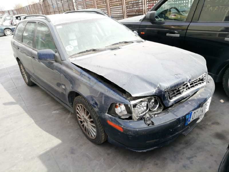 volvo v40 familiar del año 2002