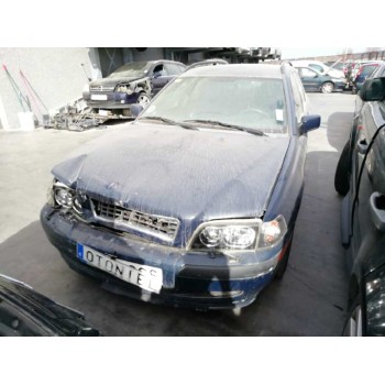 volvo v40 familiar del año 2002