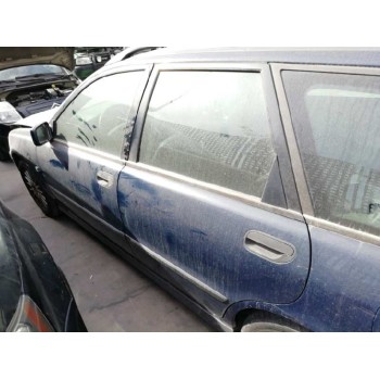 volvo v40 familiar del año 2002