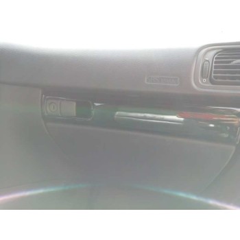 volvo v40 familiar del año 2002