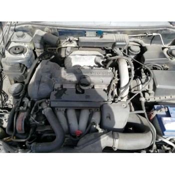 volvo v40 familiar del año 2002