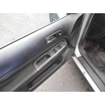 volkswagen bora berlina (1j2) del año 2000