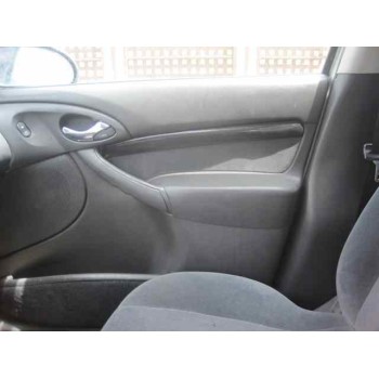 ford focus berlina (cak) del año 2001