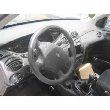 ford focus berlina (cak) del año 2001