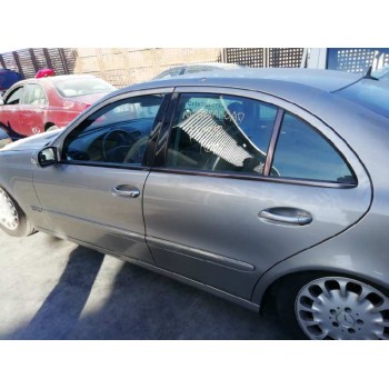 mercedes-benz clase e (w211) berlina del año 2005