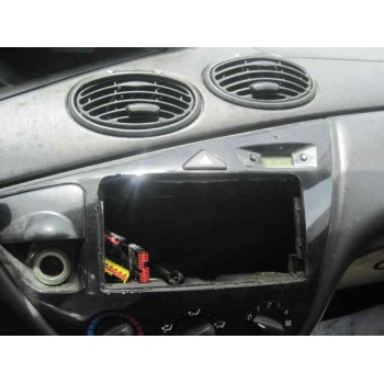 ford focus berlina (cak) del año 2001
