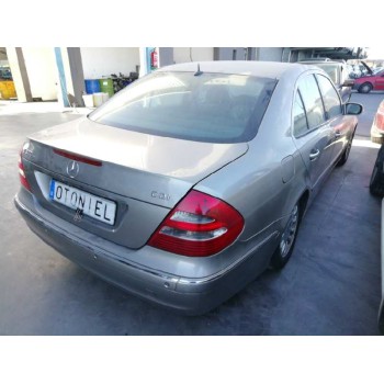 mercedes-benz clase e (w211) berlina del año 2005