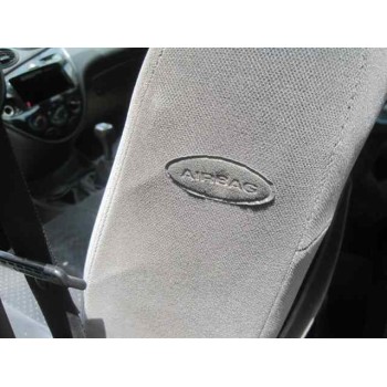 ford focus berlina (cak) del año 2001