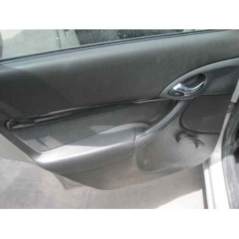 ford focus berlina (cak) del año 2001