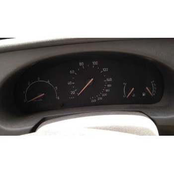 saab 9-3 berlina del año 2001