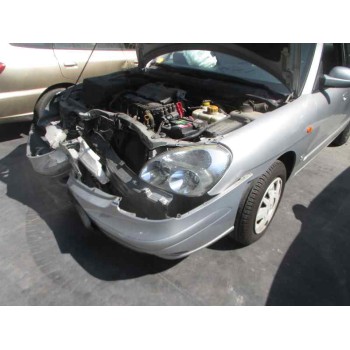 daewoo nubira berlina del año 2000