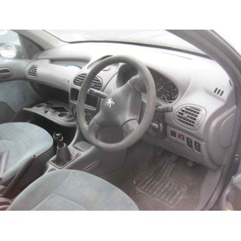 peugeot 206 berlina del año 2001