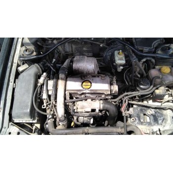 saab 9-3 berlina del año 2001